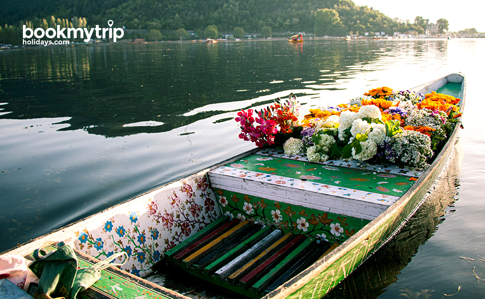 Bookmytripholidays | Blissful Kashmir Vacation | Family Holidays tour packages